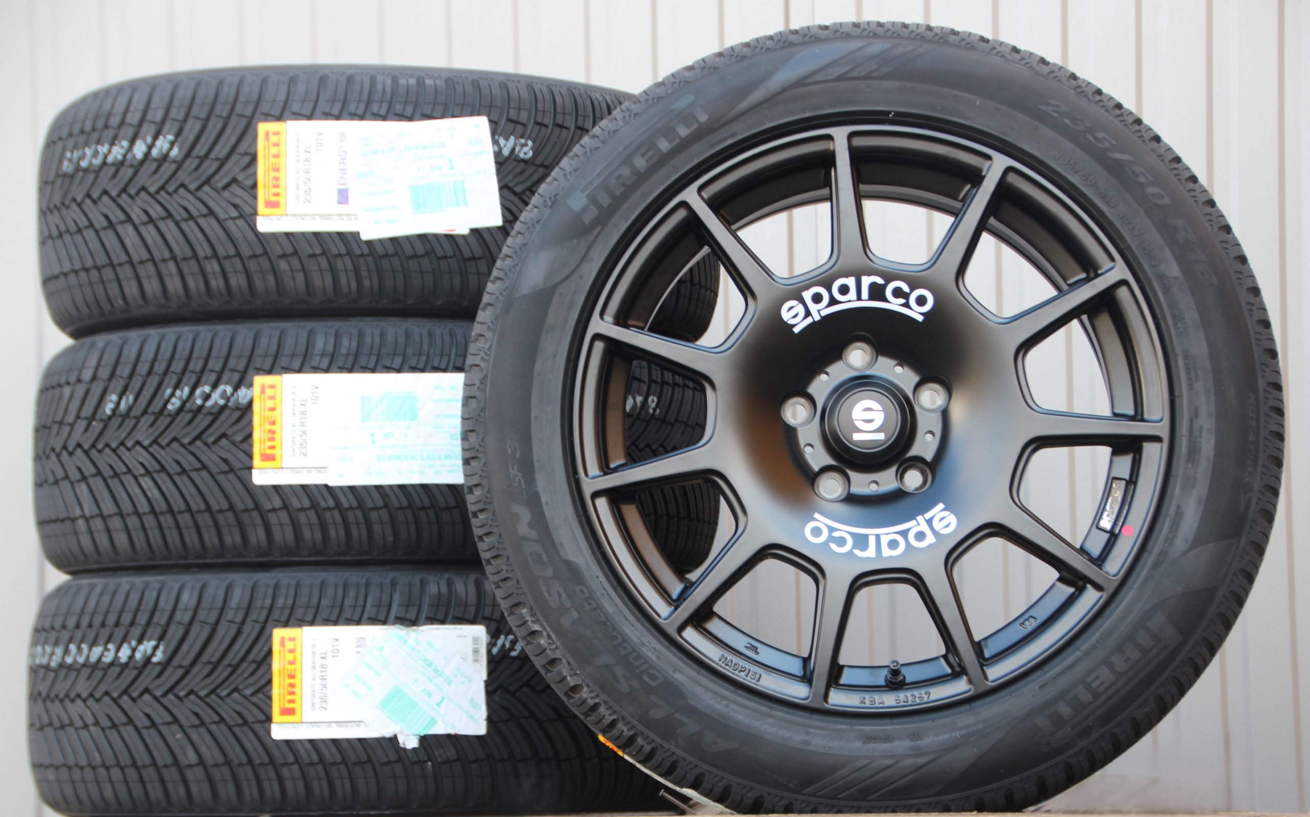 Sparco Terra schwarz 18 Zoll Alufelgen + Pirelli Allwetterreifen