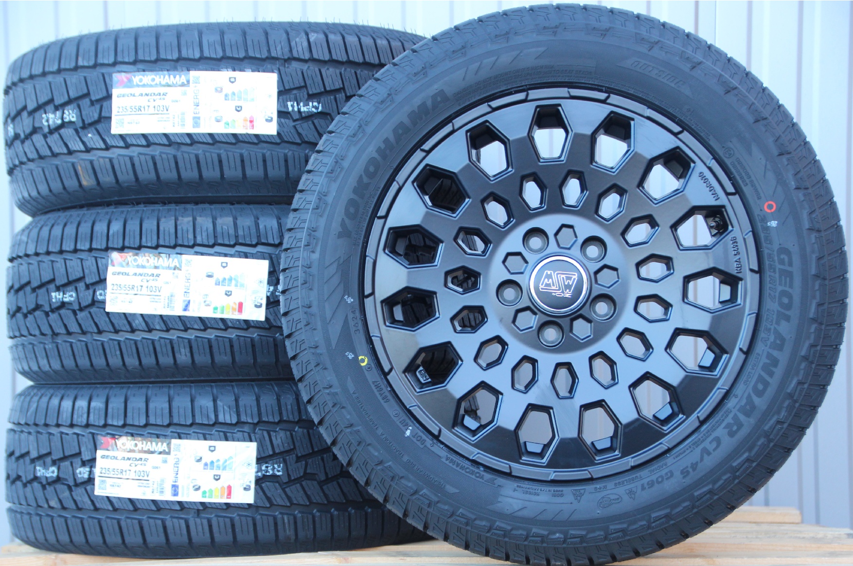 Räder Alufelgen MSW99 schwarz 17 Zoll + Yokohama G-061 Off Road Allwetterreifen