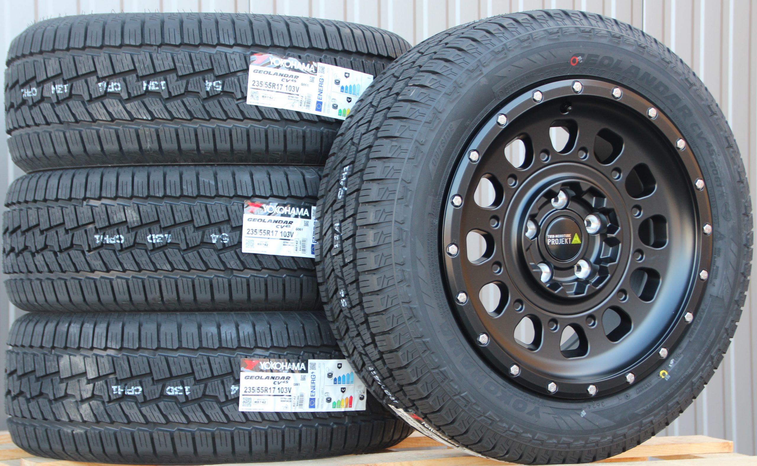 Räder Alufelgen Twin Monotube AT3 schwarz mit Anfahrschutzring 17 Zoll + Yokohama G-061 Off Road Allwetterreifen – Bild 2