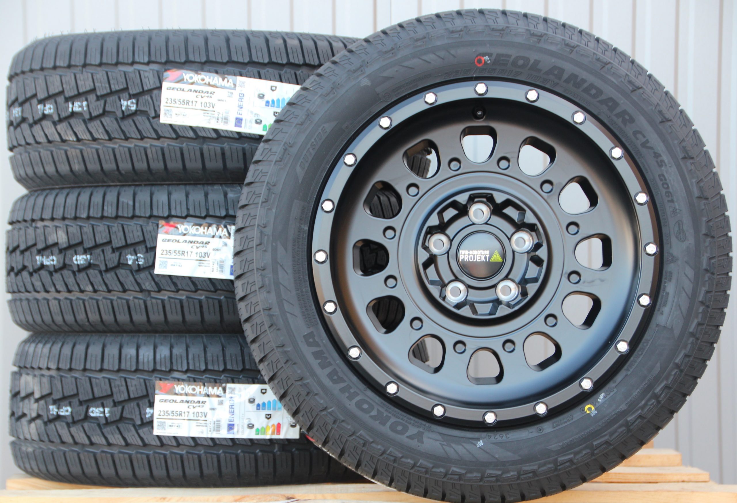 Räder Alufelgen Twin Monotube AT3 schwarz mit Anfahrschutzring 17 Zoll + Yokohama G-061 Off Road Allwetterreifen