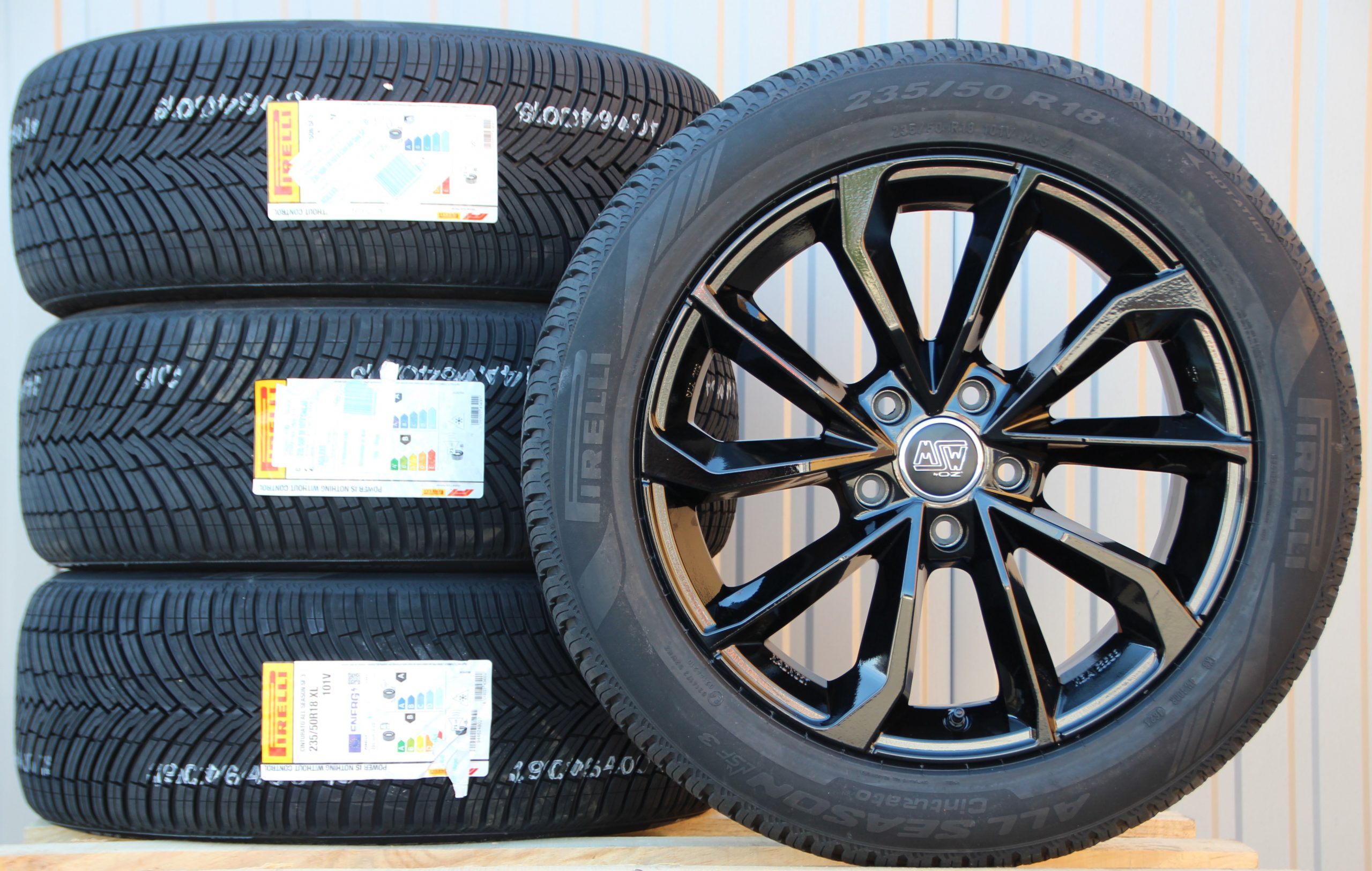 Räder MSW42 schwarz 18 Zoll Alufelgen + Pirelli Allwetterreifen