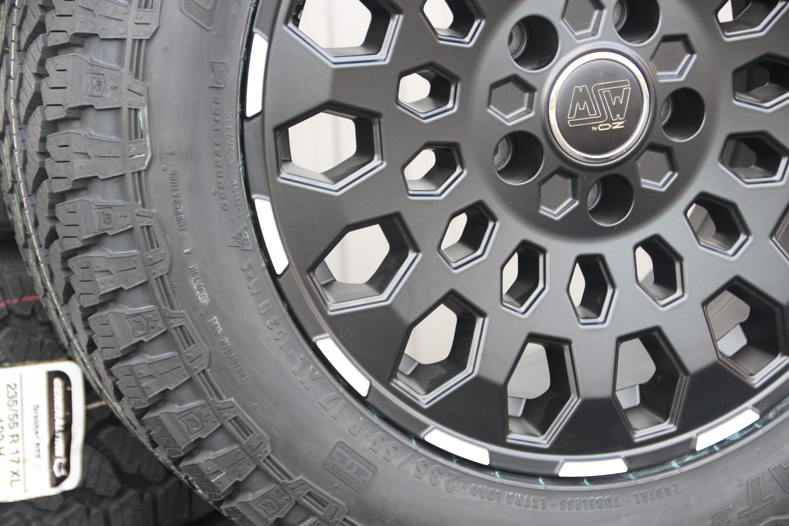 Räder Alufelgen MSW99 black lip polished 17 Zoll + General Grabber AT3 All Terrain Reifen Off Road – Bild 2