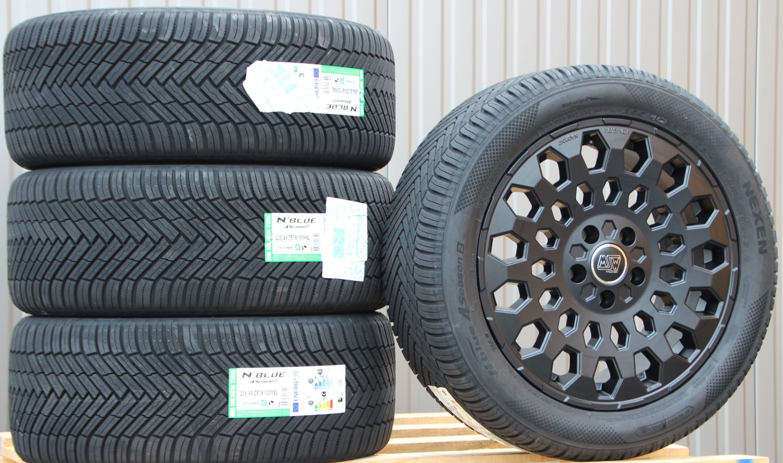 Satz Räder Alufelgen MSW99 schwarz 18 Zoll + Nexen Allwetterreifen – Bild 2