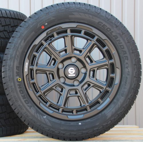 Sparco Sterrato 8x17 ET45 matt black 235 55 17 Yokohama G061 KR Räder Alufelgen Sparco Sterrato 17 Zoll schwarz + Winterreifen Platin RP-70