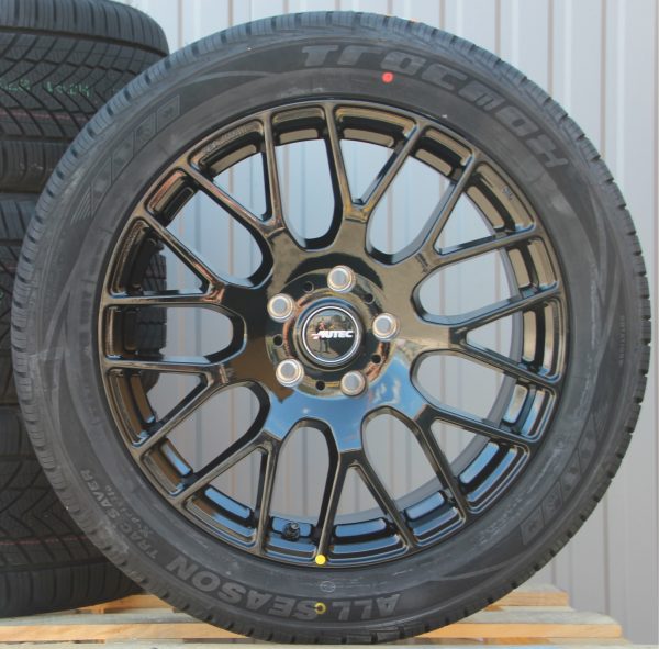 Räder Alufelgen Autec Nimah 18 Zoll schwarz 255/45 R18 Winterreifen