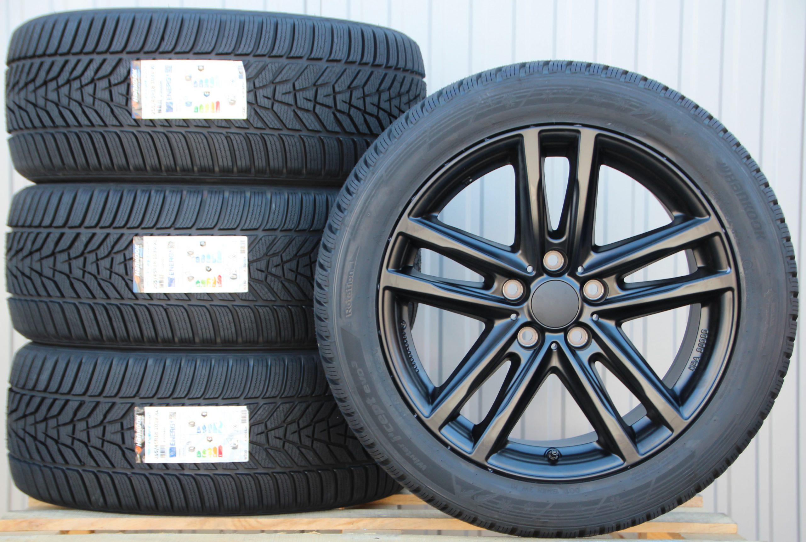 Räder Alufelgen Rial X10X 18 Zoll schwarz matt 255/45 R18 Hankook Winterreifen