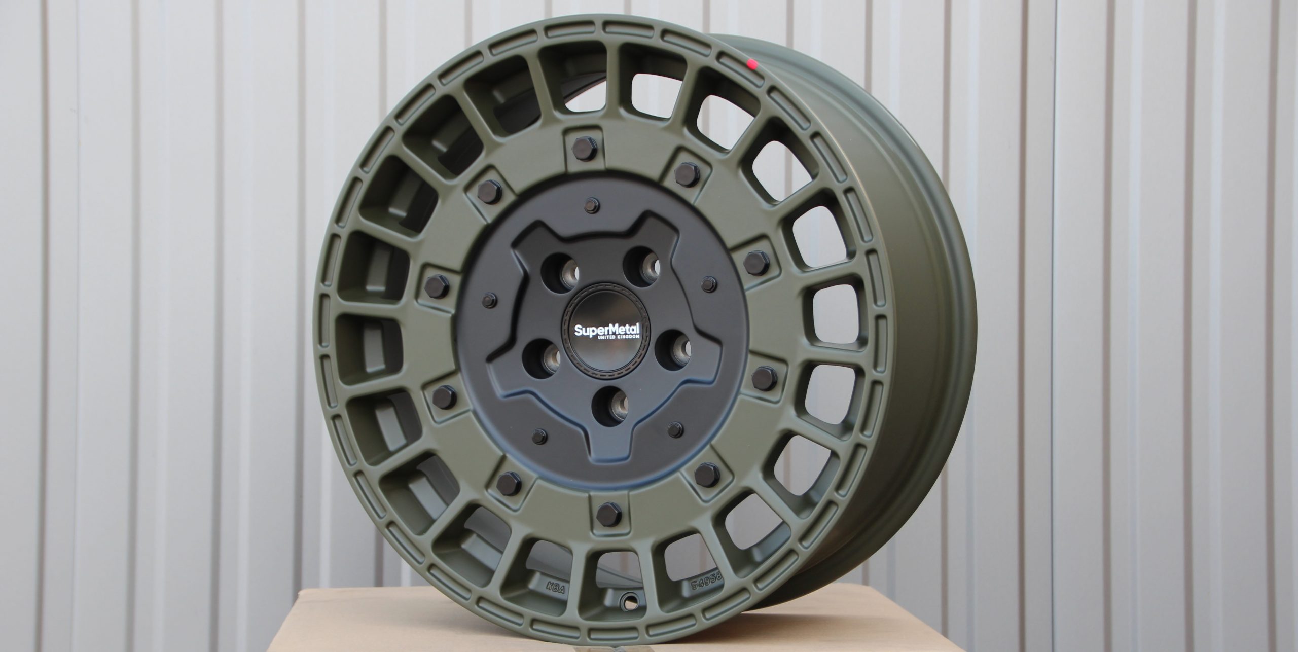 Alufelgen SuperMetal Rig 8x18 ET40 battle green matt – Bild 6