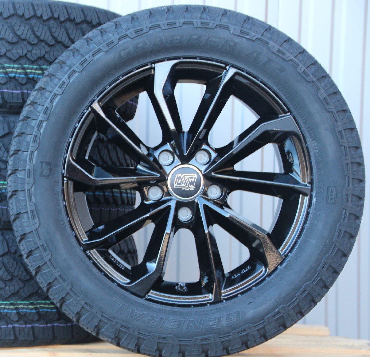 Räder Alufelgen MSW42 schwarz 17 Zoll + Bridgestone AT-002 All Terrain Off Road – Bild 2