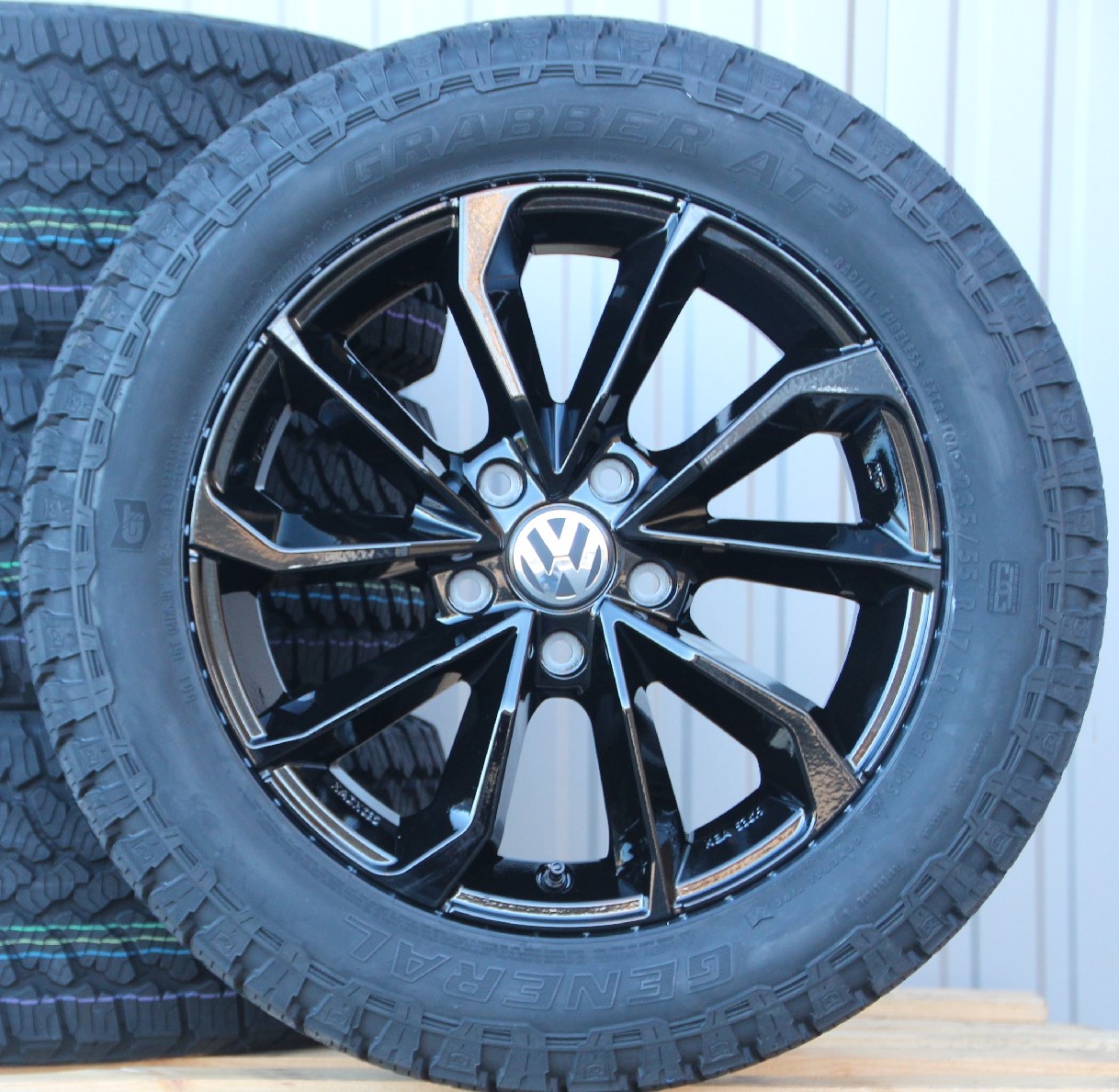 Räder Alufelgen MSW42 schwarz 17 Zoll + Bridgestone AT-002 All Terrain Off Road