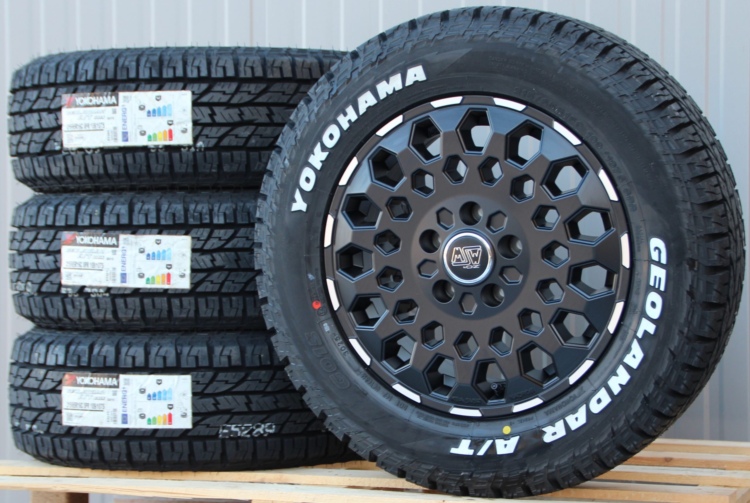 Satz Räder Alufelgen MSW99 matt black lip polished + Yokohama G015 All Terrain Off Road Reifen 215/65 R16C – Bild 4